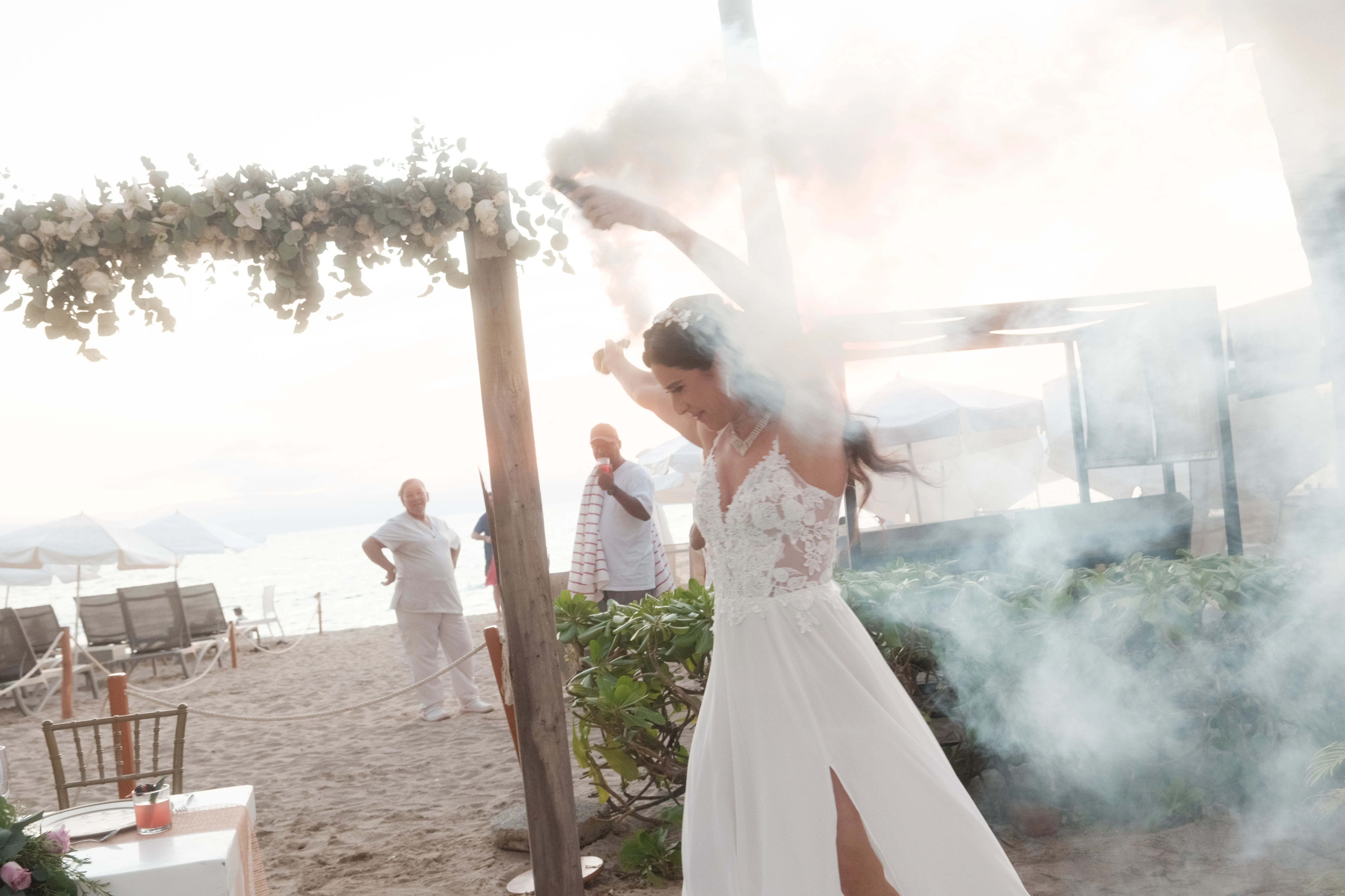 Fotografía editorial de boda - 1. Caro Y Paco   Puerto Vallarta Wedding